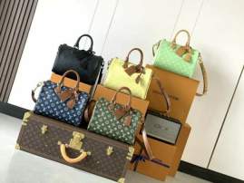 Picture of Louis Vuitton Handbags _SKUfw225969386fw